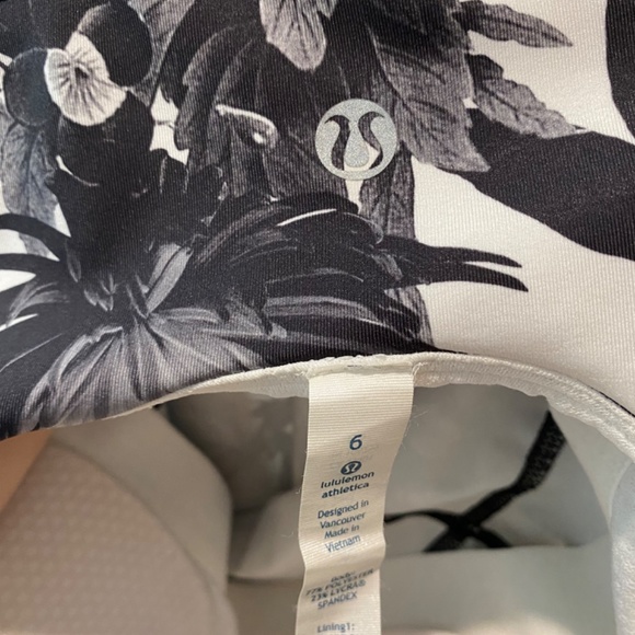 Lululemon tank size 6 - Picture 2 of 2